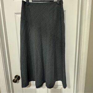 Chic Gray Midi Skirt with Flowy Silhouette